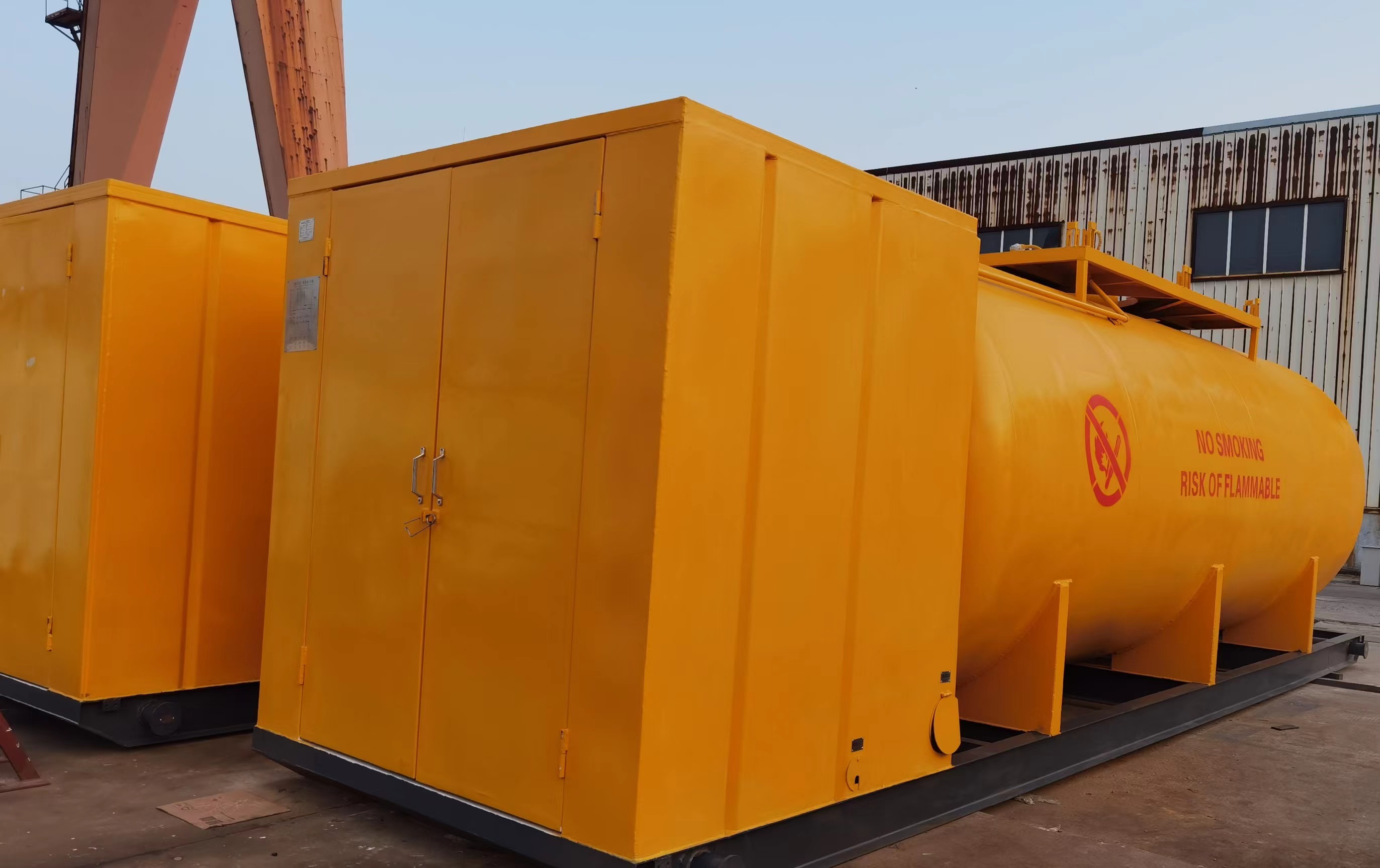 西安科迅（KOSUN）生產(chǎn)的雙層柴油罐和水罐發(fā)往客戶項(xiàng)目現(xiàn)場(chǎng)