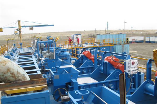 鉆井液凈化設(shè)備是凈化井內(nèi)返出的鉆井液的相關(guān)設(shè)備